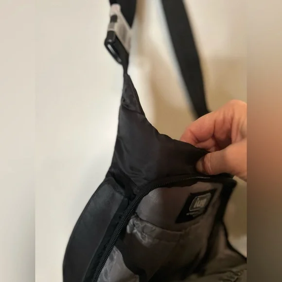 Lug crossbody bag - Picture 5 of 14